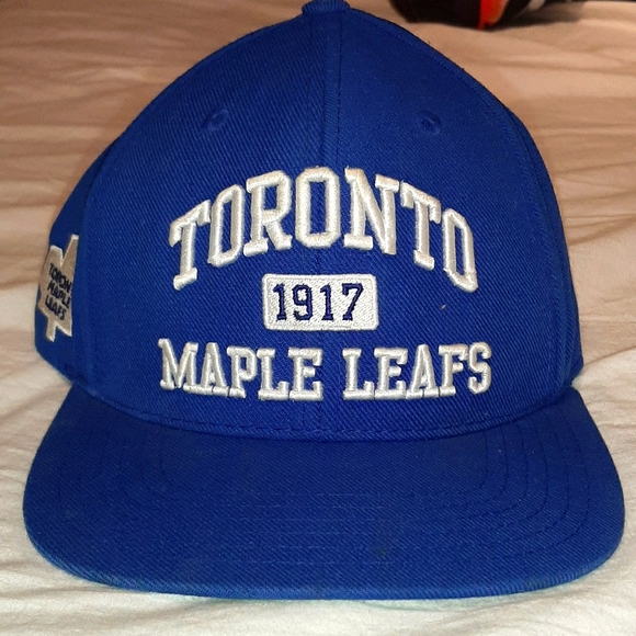 COPY - Mens toronto maple leafs hat - Picture 1 of 3